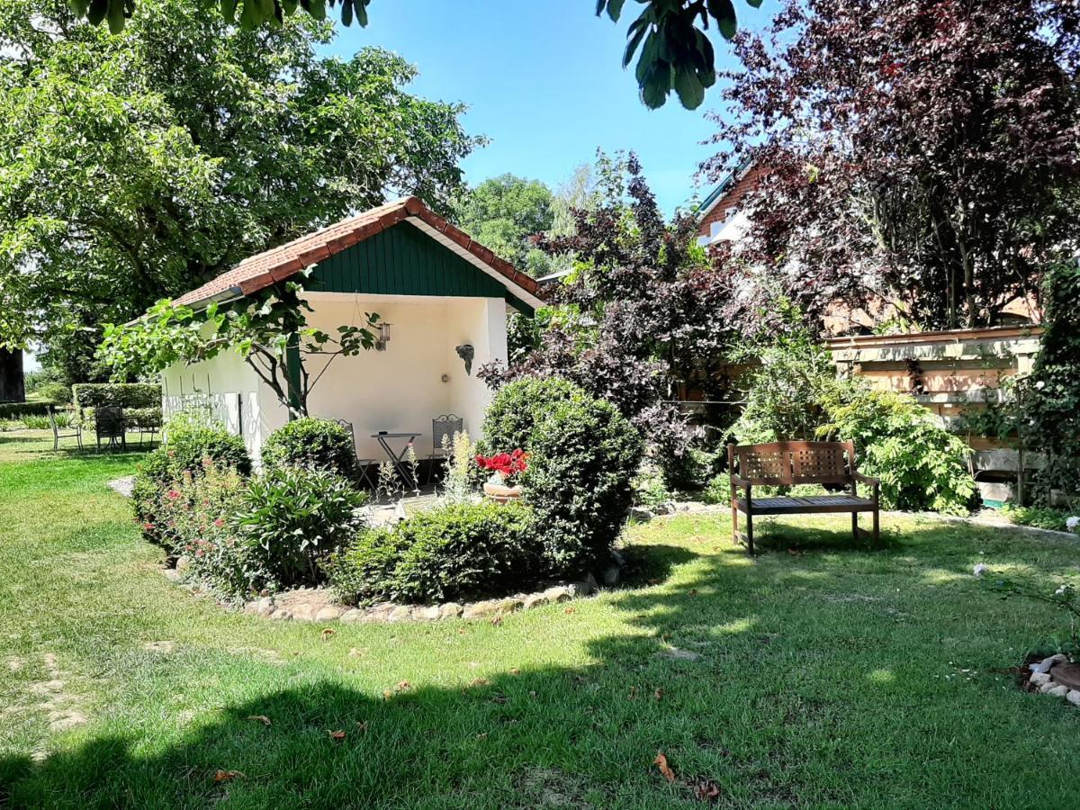 Gutshaus Neu Farpen Ξενοδοχείο Neuburg  Εξωτερικό φωτογραφία
