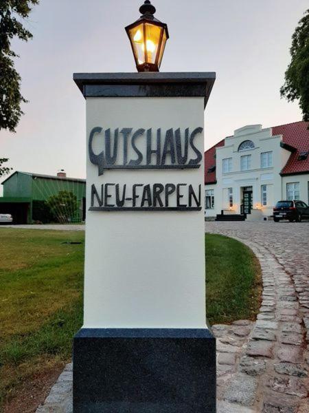 Gutshaus Neu Farpen Ξενοδοχείο Neuburg  Εξωτερικό φωτογραφία